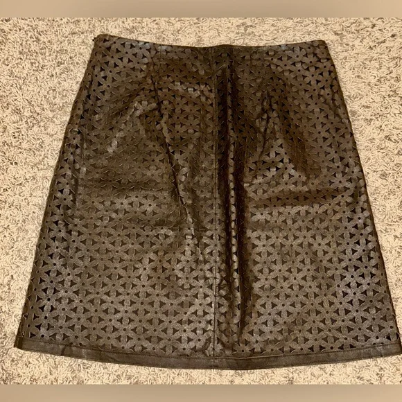 NWT Vintage W by Worth Women’s Genuine Leather Brown Cutout Skirt Size 10 - Picture 7 of 7